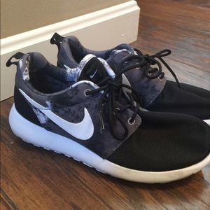 Nike Roshe sneakers